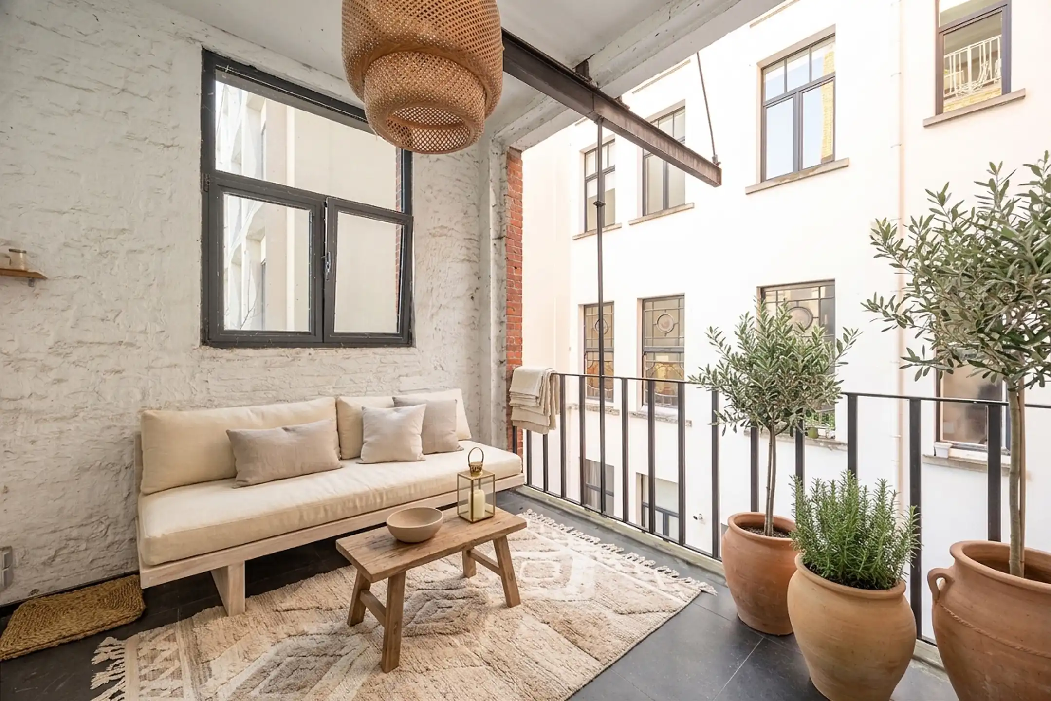 Ruim 2-slaapkamer appartement in achtergebouw foto 5