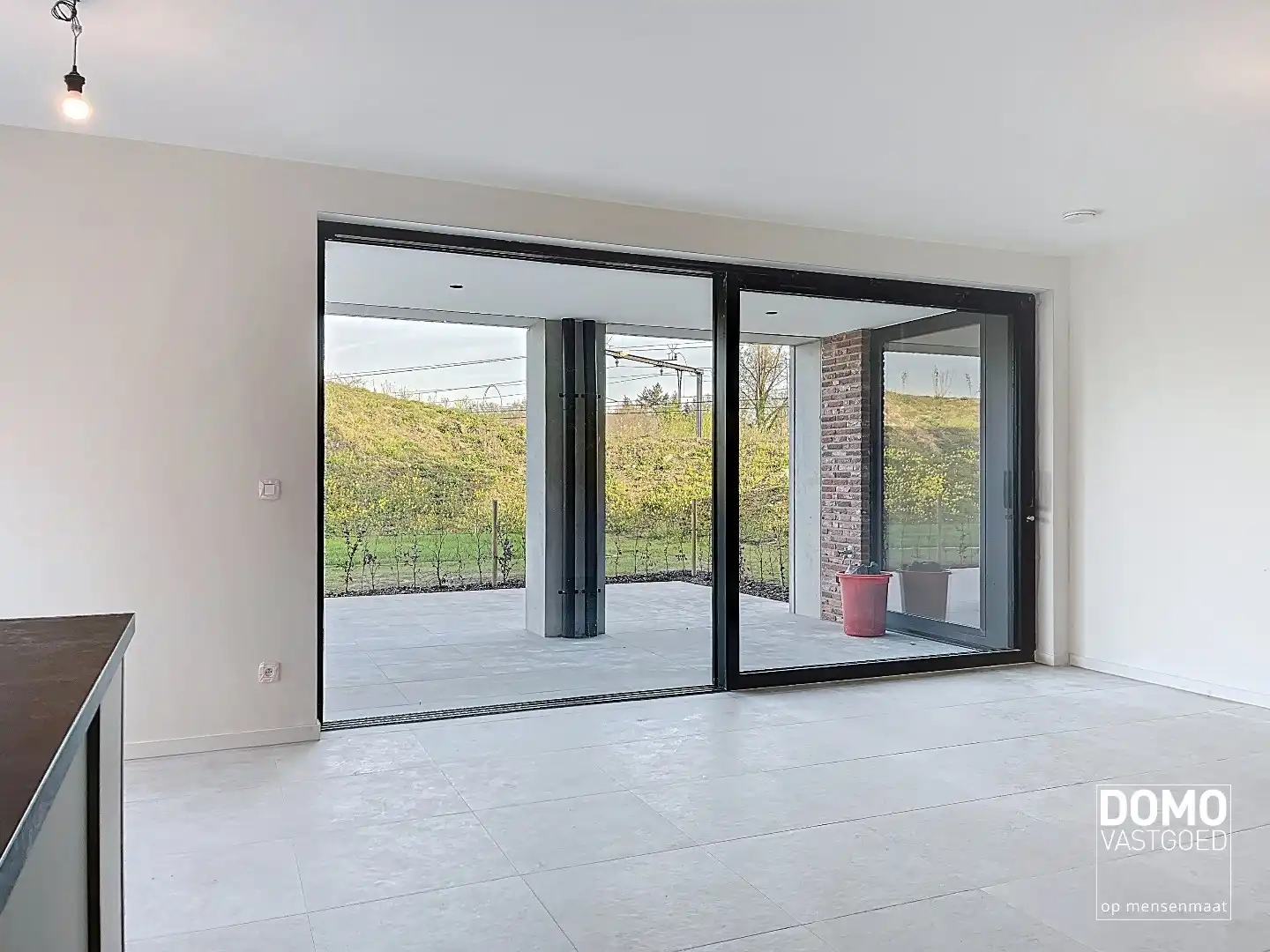 MODERN GELIJKVLOERS APPARTEMENT GELEGEN TE KERMT MET 2 SLAAPKAMERS EN RUIM TERRAS foto 5