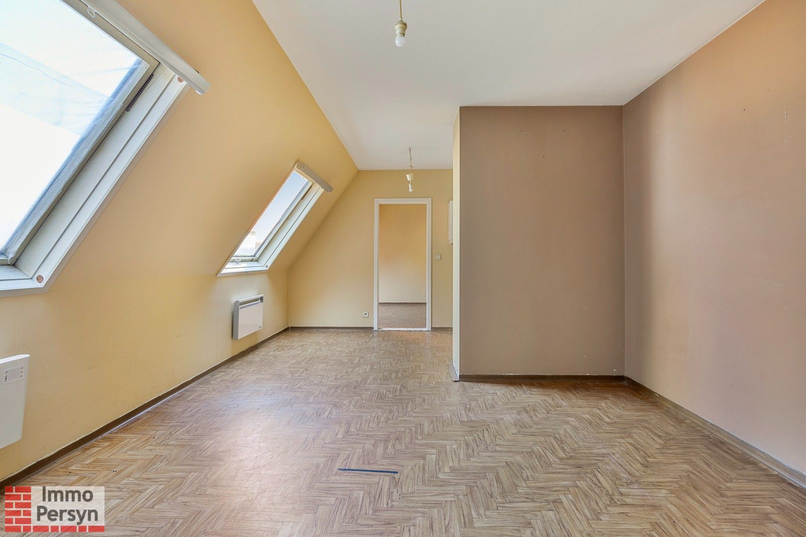 Unieke Renovatorkans: Centrale Ruimte in Aarschot met diverse mogelijkheden foto 2