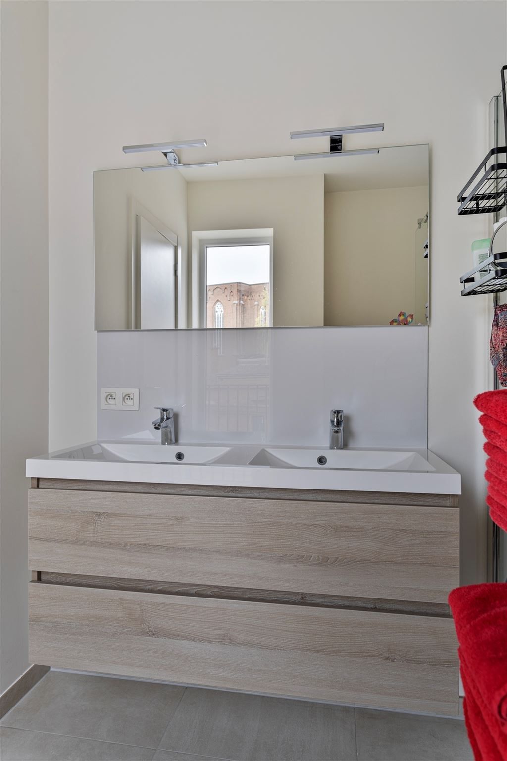 Recent 1-slaapkamer appartement met groot terras foto 14