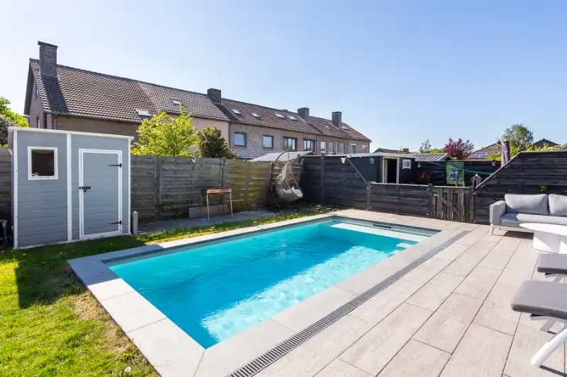 Verrassend ruime woning met zwembad! foto 16