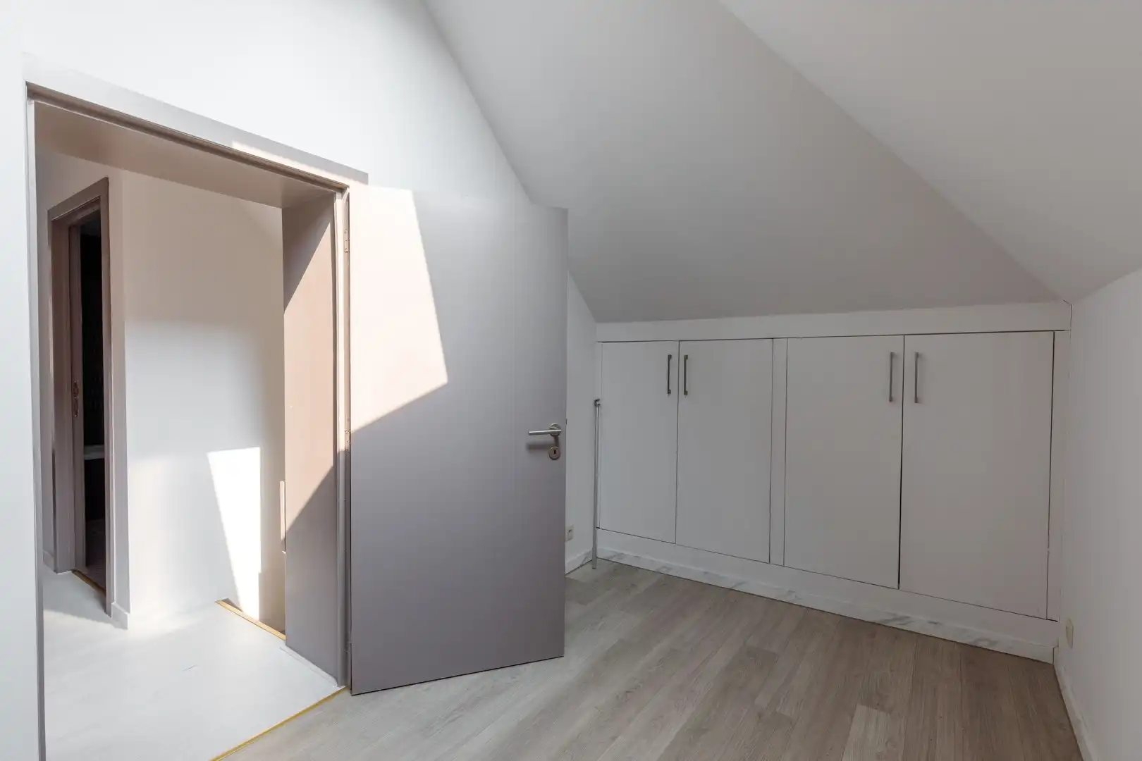 Gerenoveerde, instapklare dorpswoning foto 20