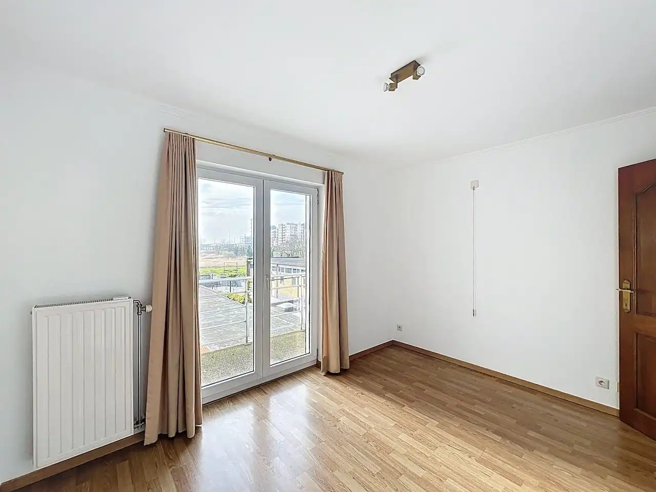 Ruim en functioneel appartement met drie slaapkamers vlakbij het Vissershuldeplein te Heist foto 22