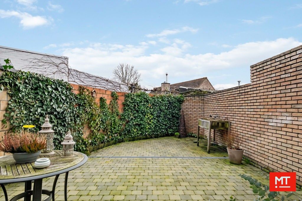 Gerenoveerde woning (2016) met 2 slaapkamers en Zuidgerichte stadstuin in het centrum van Ieper foto 15