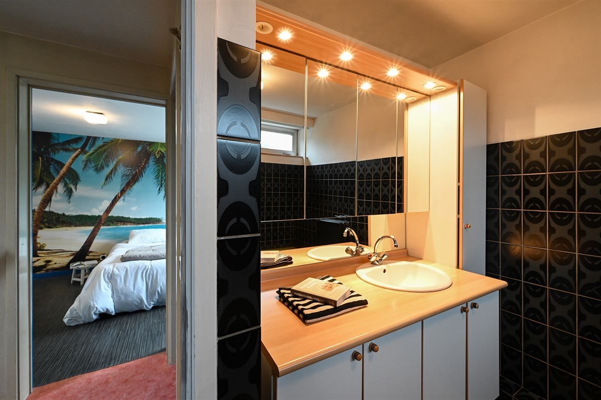Ruime splitlevel woning met veel potentieel foto 21