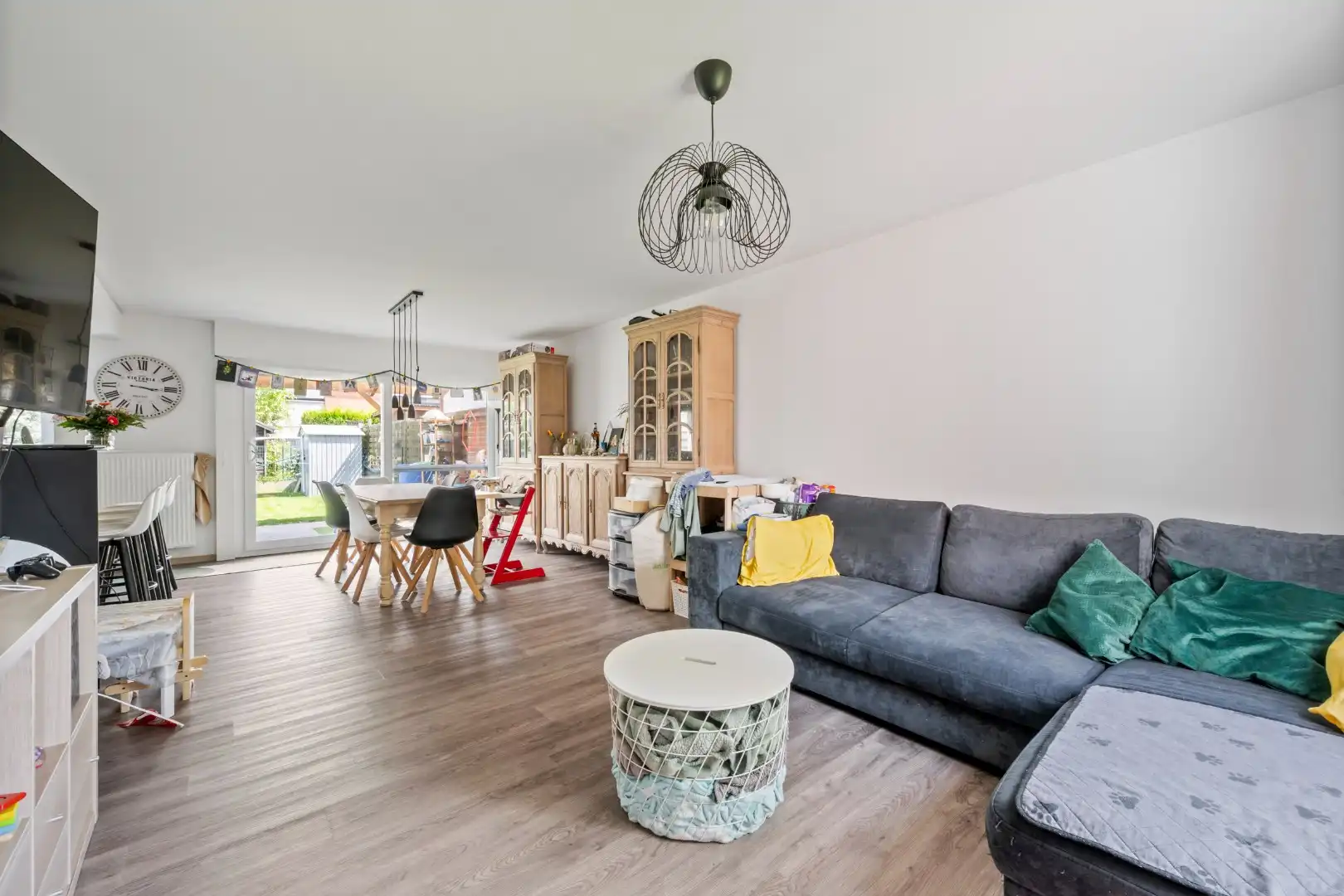 Instapklare woning met 3 slaapkamers, dressing, garage en tuin op een rustige ligging in Ledegem foto 2