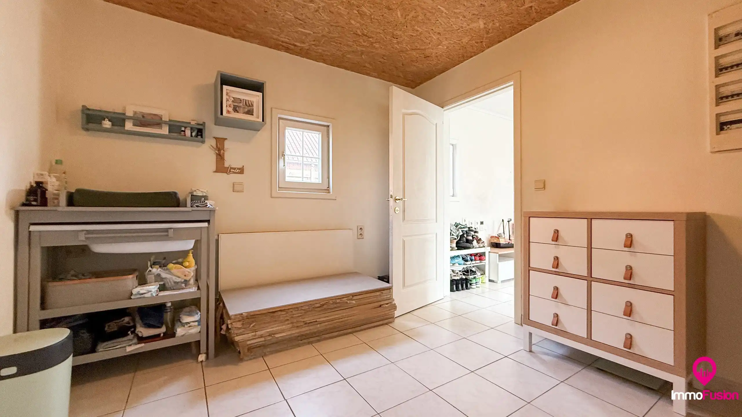 Zeer ruim wonen met 5 slpks en rustig gelegen! foto 17