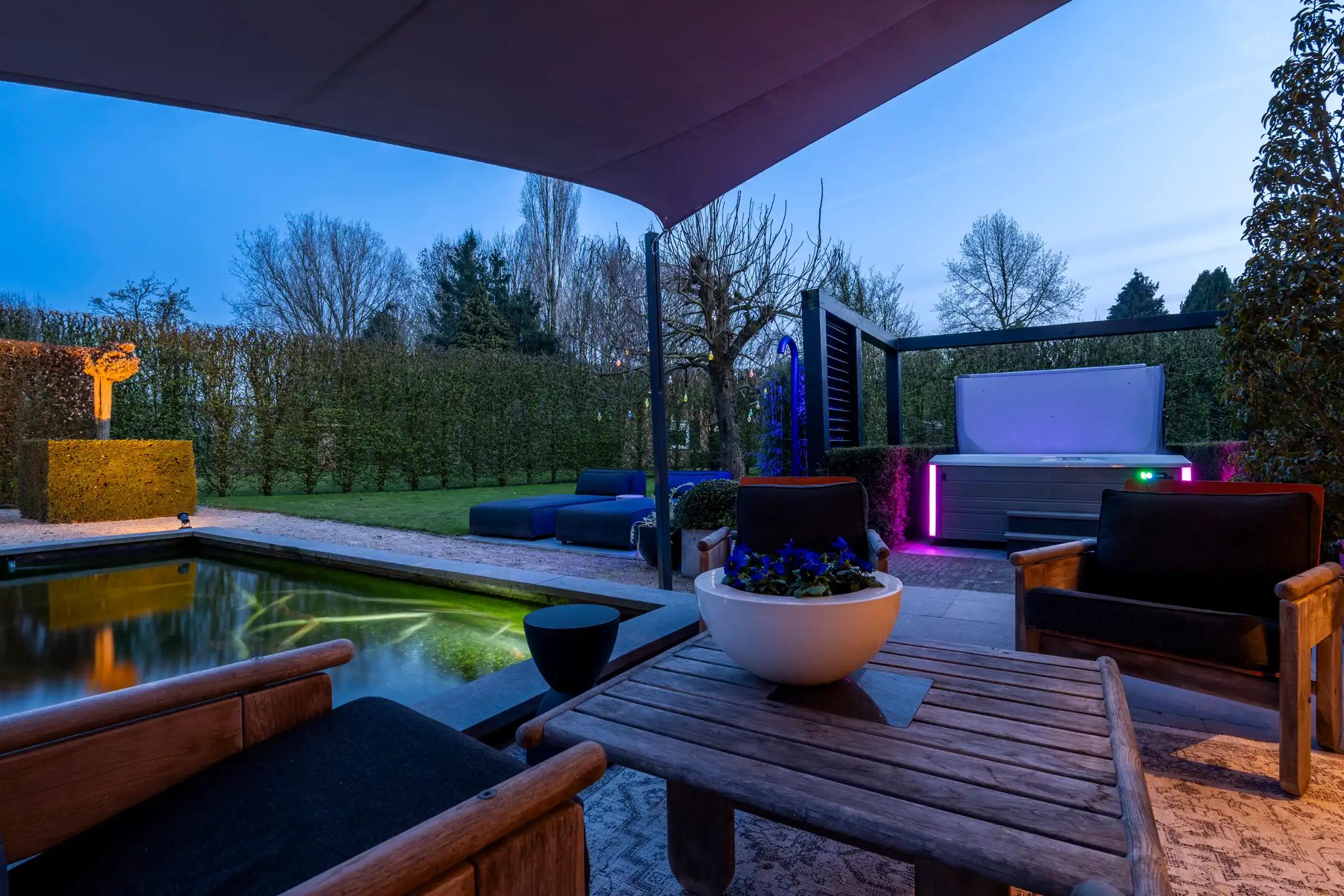 Luxe  villa met een oppervlakte van 475m²  op 1.383m² grond. foto 34