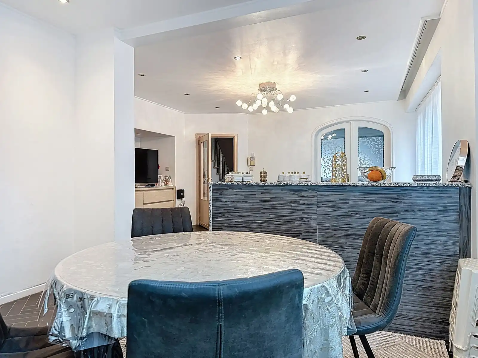 Ruime gezinswoning met meer dan 200m² woonoppervlakte foto 9