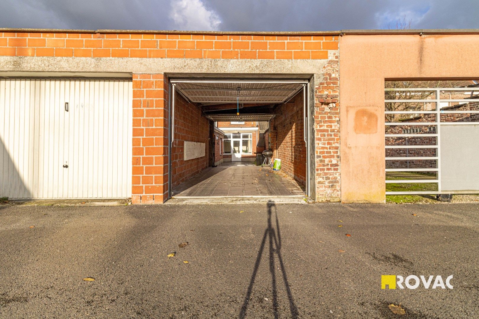 Opbrengsteigendom met 2 instapklare appartementen en 2 garages - uitweg achteraan foto 13