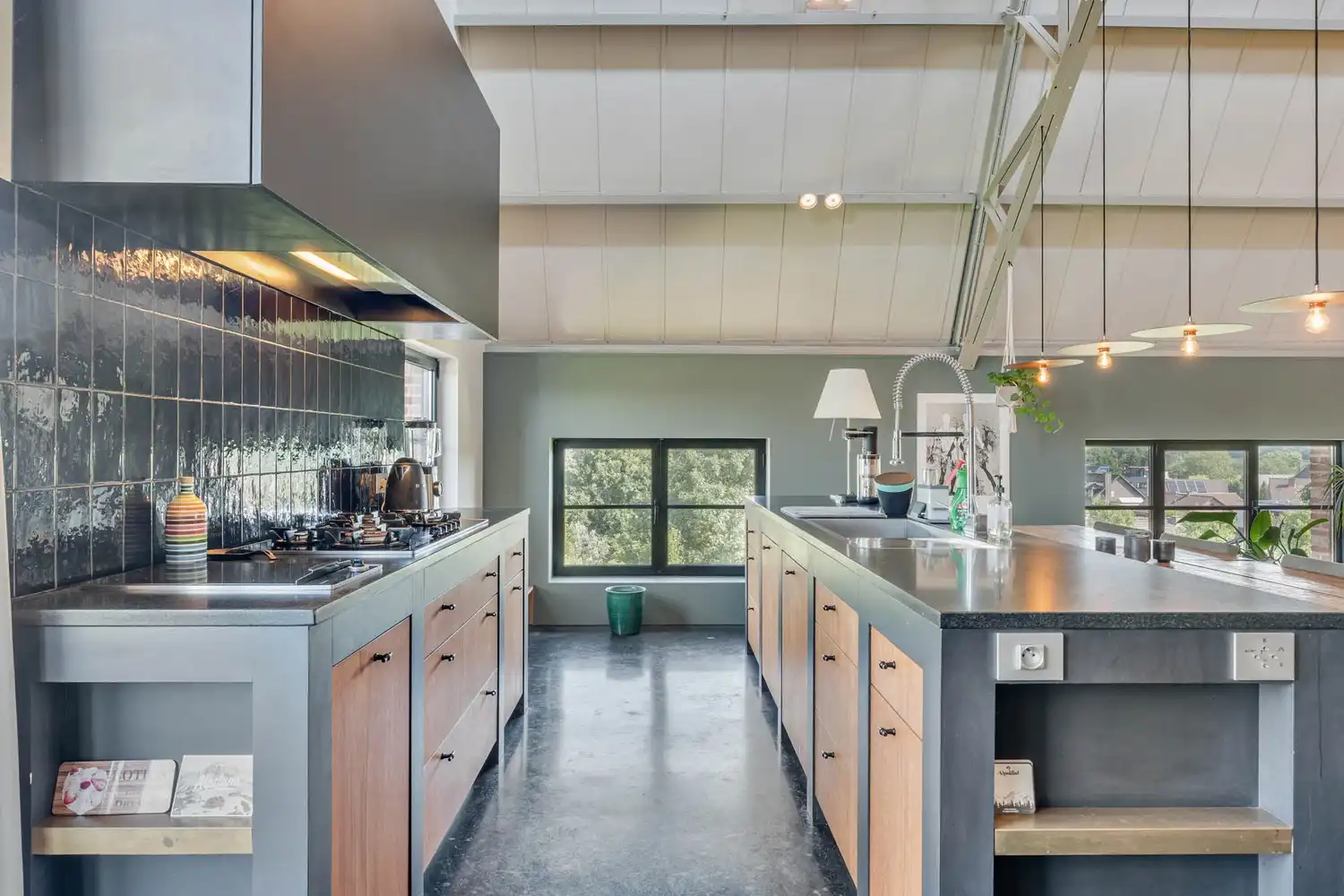 Unieke industriële loft van 240 m² met panoramisch dakterras van 96 m², jacuzzi en sauna foto 9