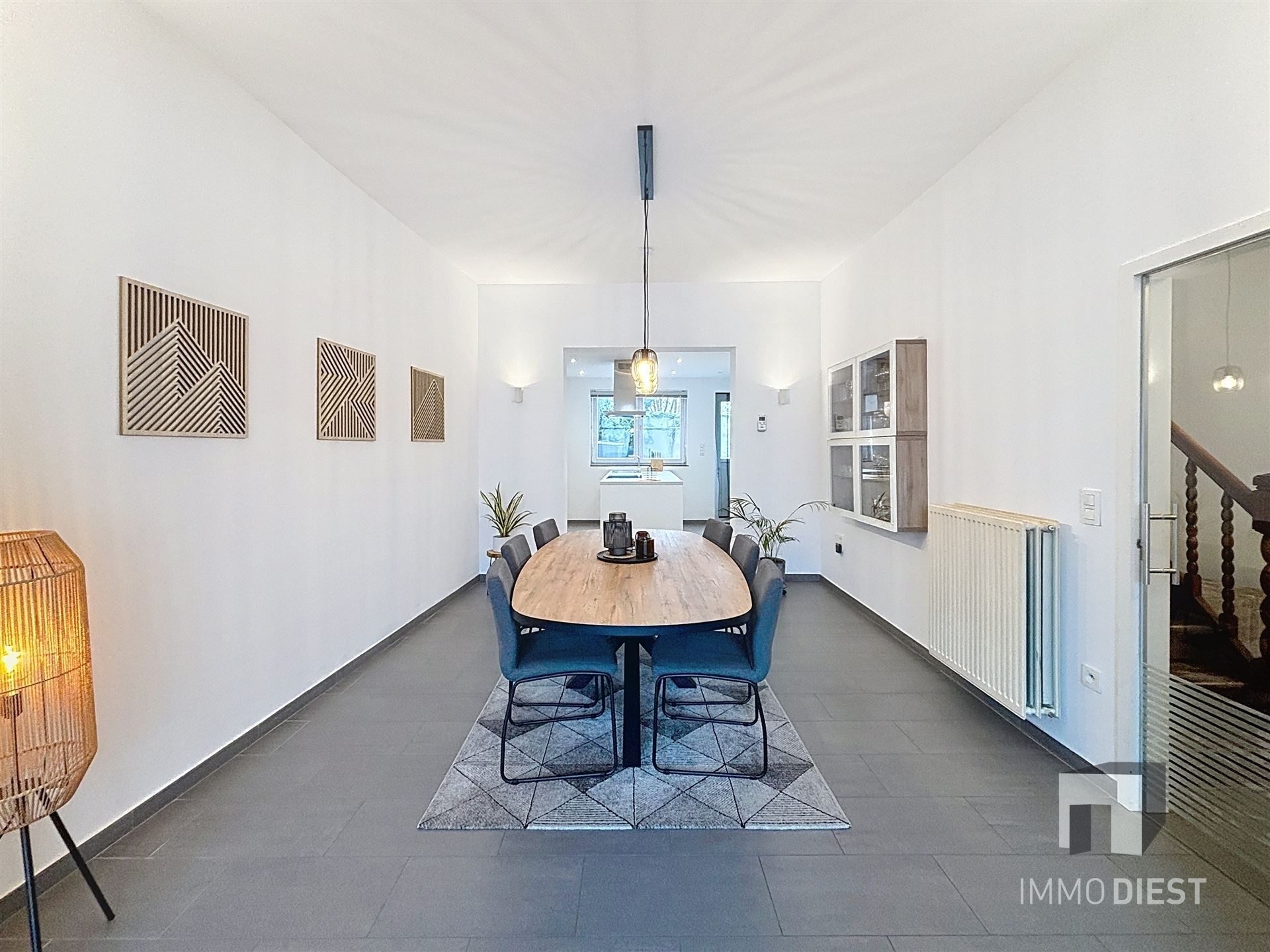 Trendy gerenoveerde woning met 3 slaapkamers foto 8