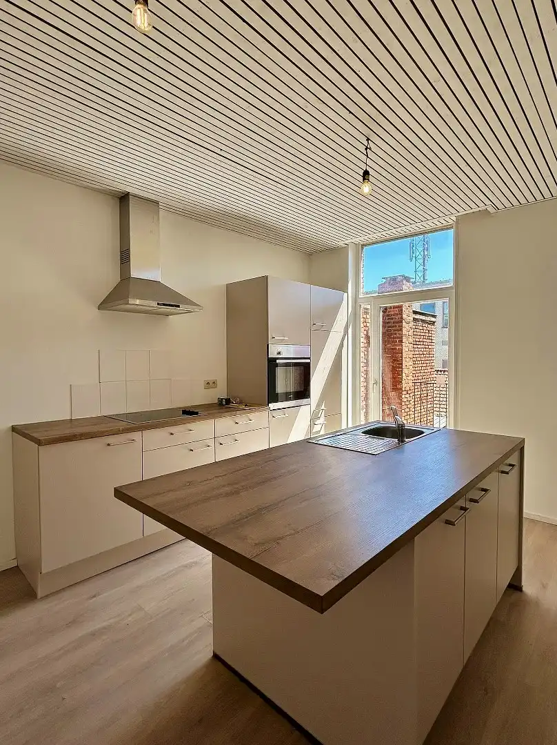 Duplex-appartement met terras in het centrum van Ieper foto 4