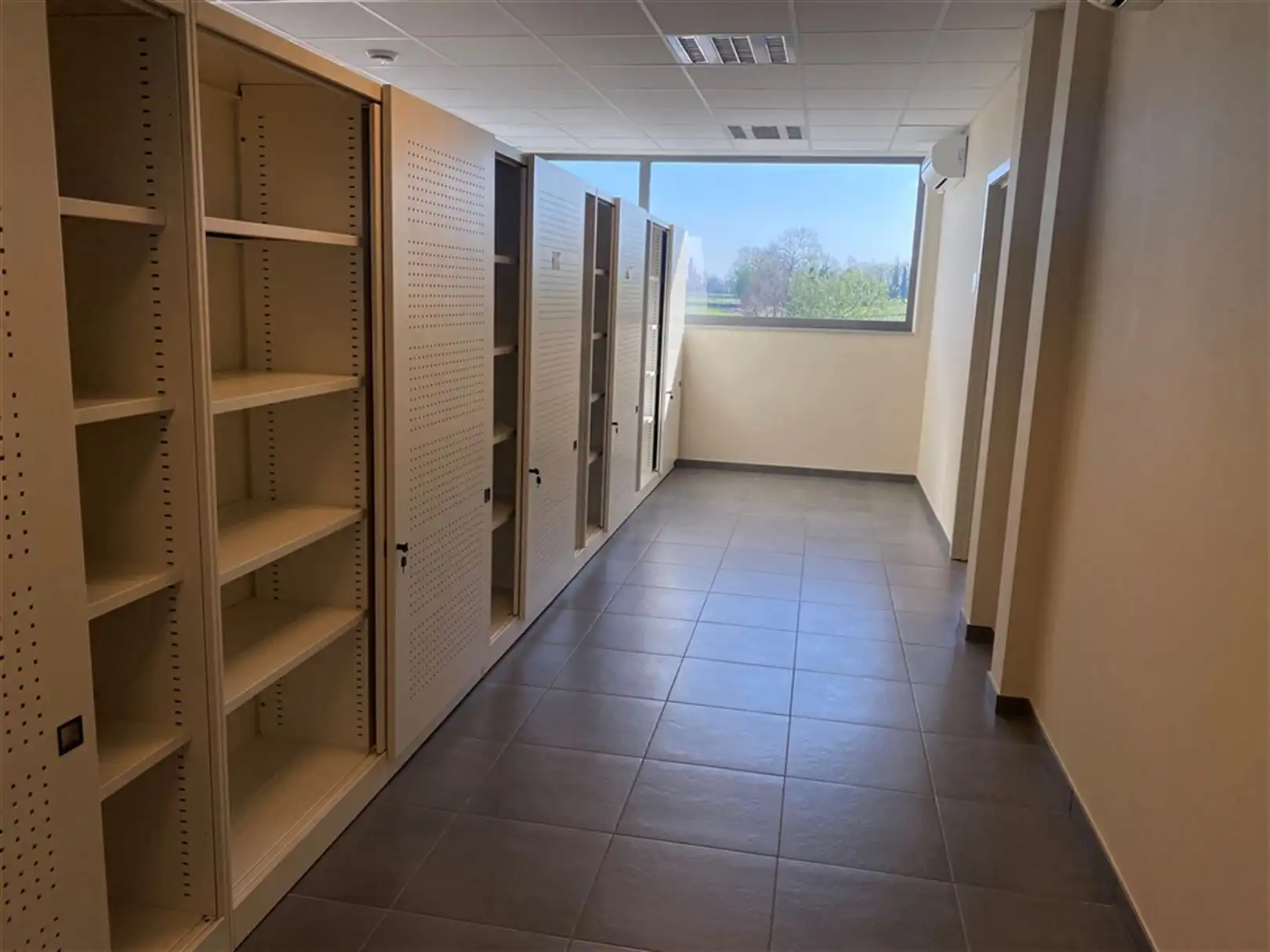 Goed bereikbare kantoren vlakbij de E17 met all-in formule foto 8