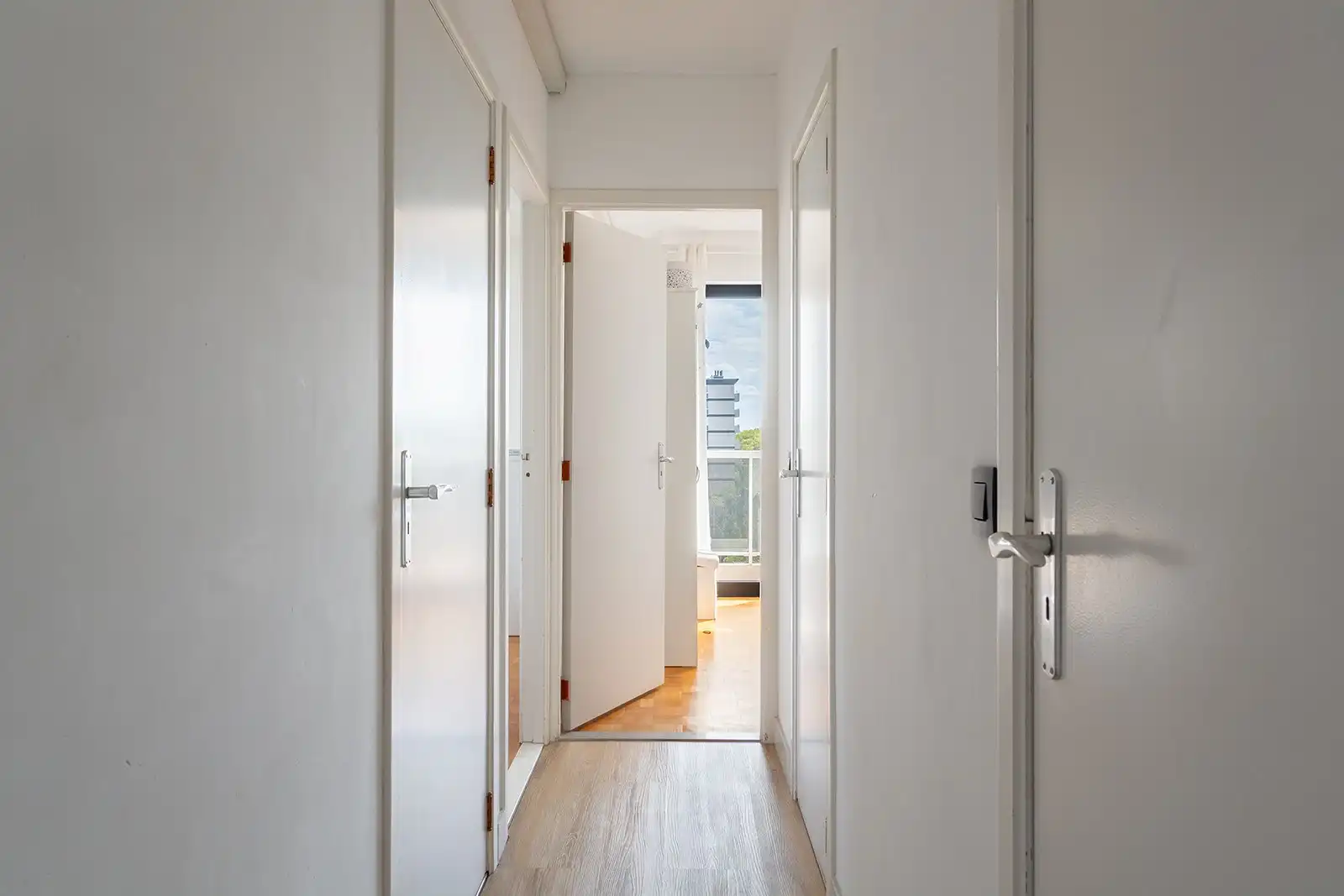 Mooi gerenoveerd 3-slaapkamerappartement met 2 terrassen, garage en 2 kelderbergingen foto 16