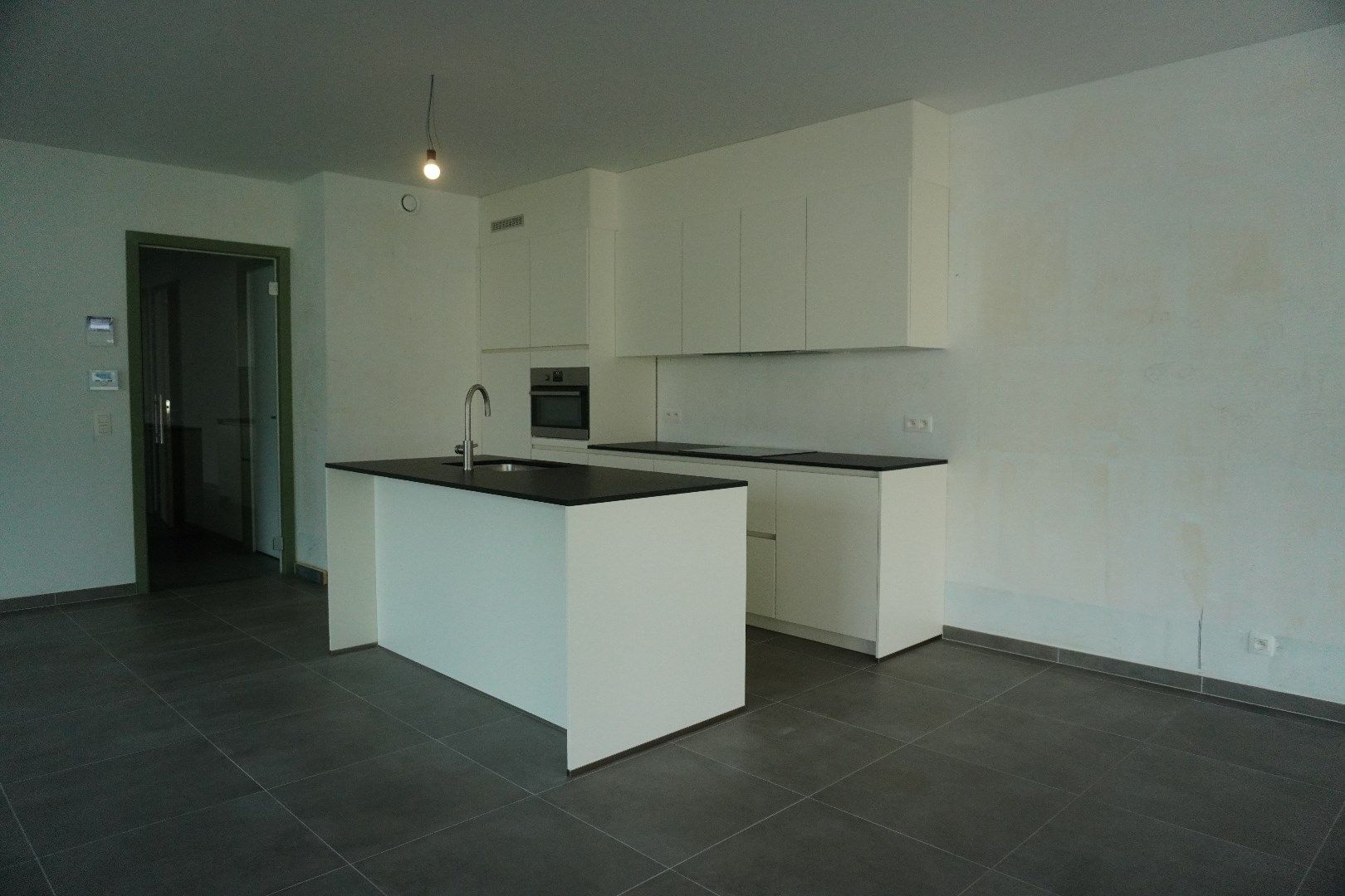 Luxe nieuwbouwappartement met tuin, 3 slaapkamers en autostaanplaats foto 7