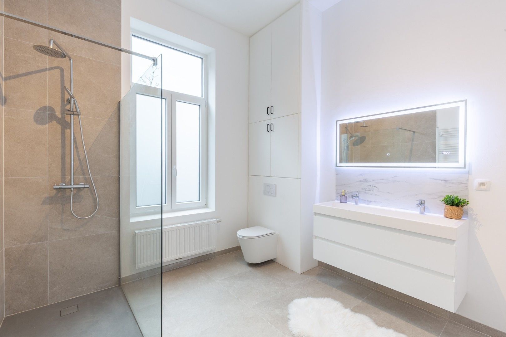 Totaal gerenoveerde woning foto 10