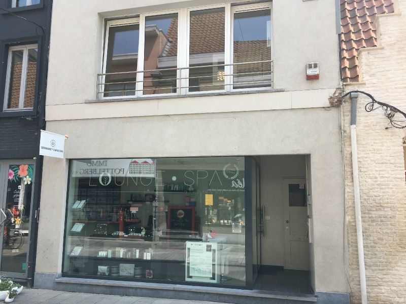 Hoofdfoto van de publicatie: Goed gelegen opbrengsteigendom in het centrum van Kortrijk met hoge return en weinig vaste kosten.