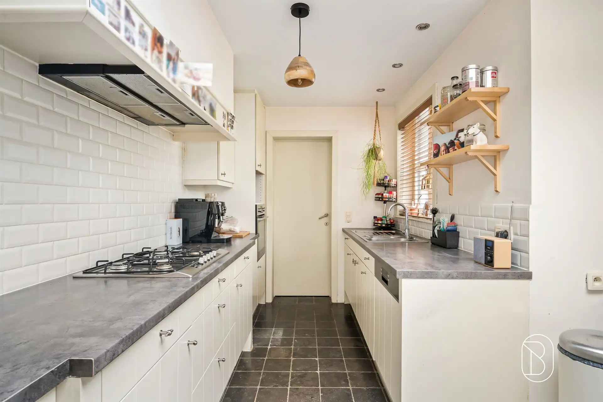 Charmante woning met grote tuin en bijgebouw foto 5