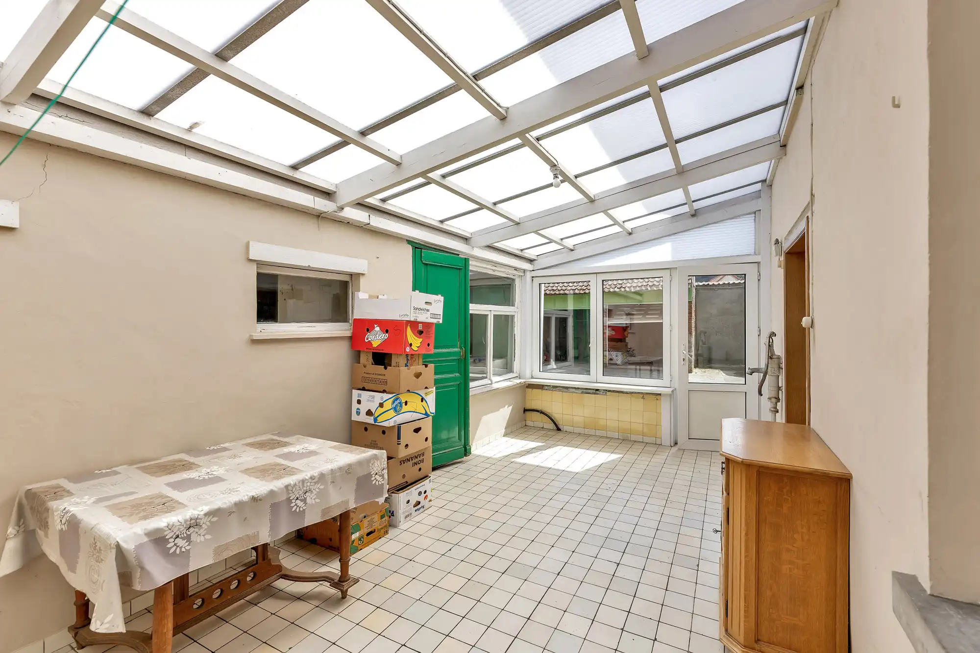 Charmante, te renoveren boerderij met opslagplaats foto 15