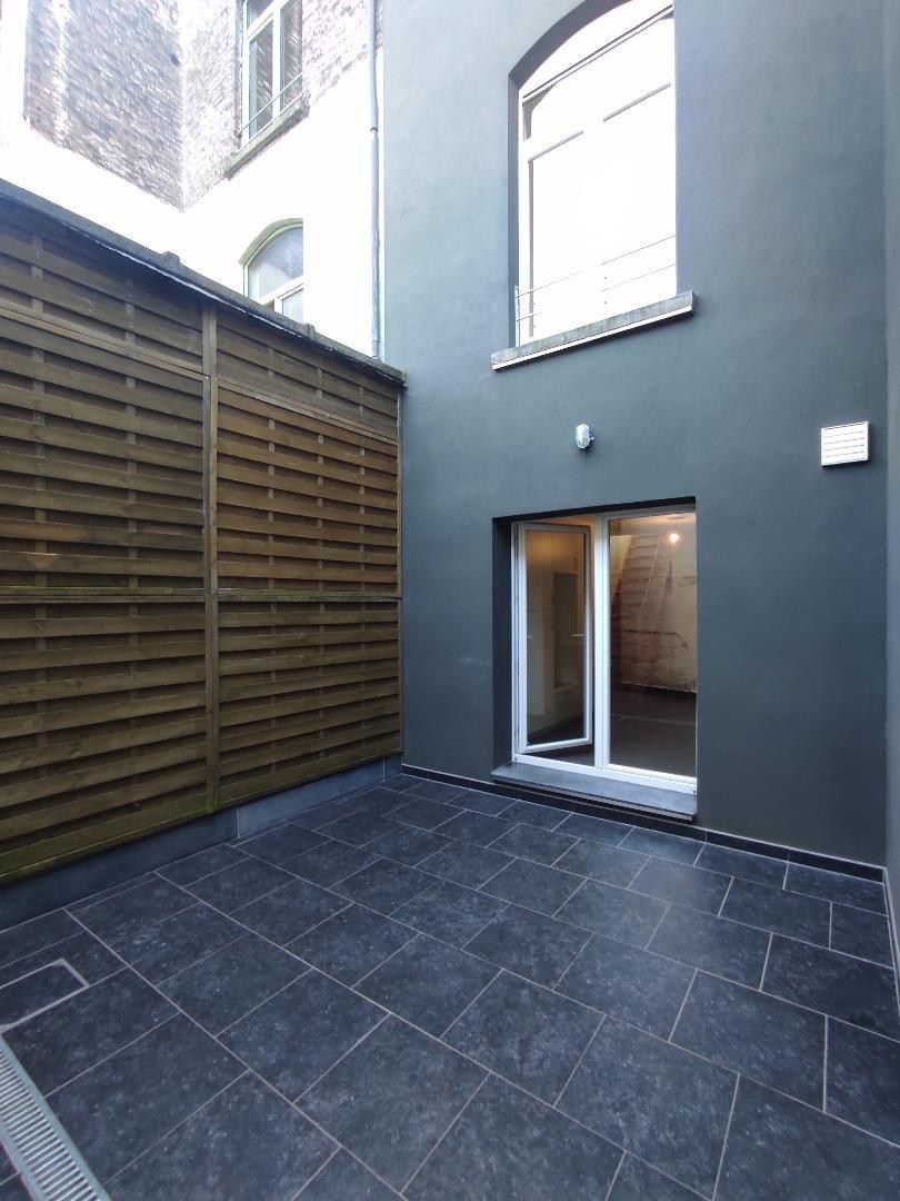 Lichtrijk duplex appartement in gerenoveerde burgerwoning  foto 8