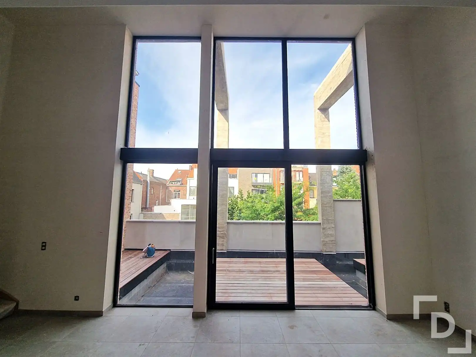 Lichtrijke loft te koop in centrum Ieper. foto 7