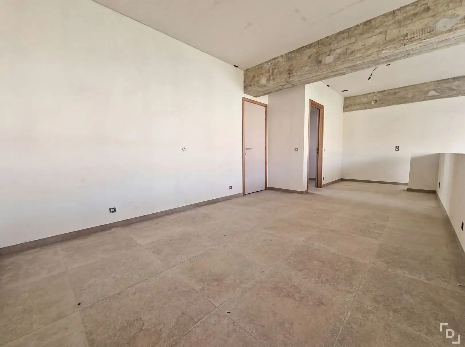 Lichtrijke loft te koop in centrum Ieper. foto 7