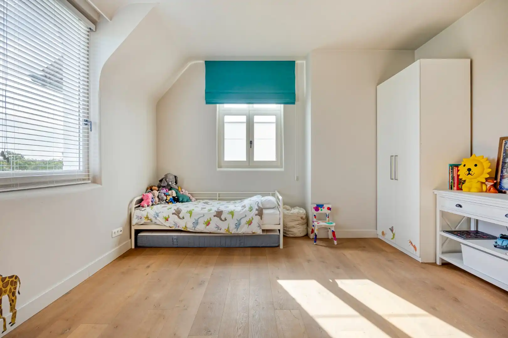 Prachtig afgewerkte villa met 4 slpks en 2 badkamers , landelijk gelegen op 1.080 m² ! foto 32