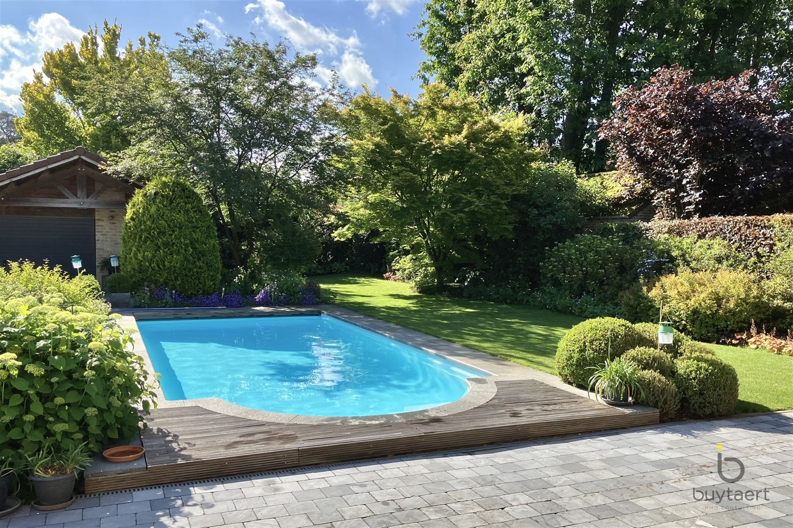 RUIMTE, RUST EN ONTSPANNING: MODERNE VILLA MET ZWEMBAD, SAUNA EN JACUZZI foto 42