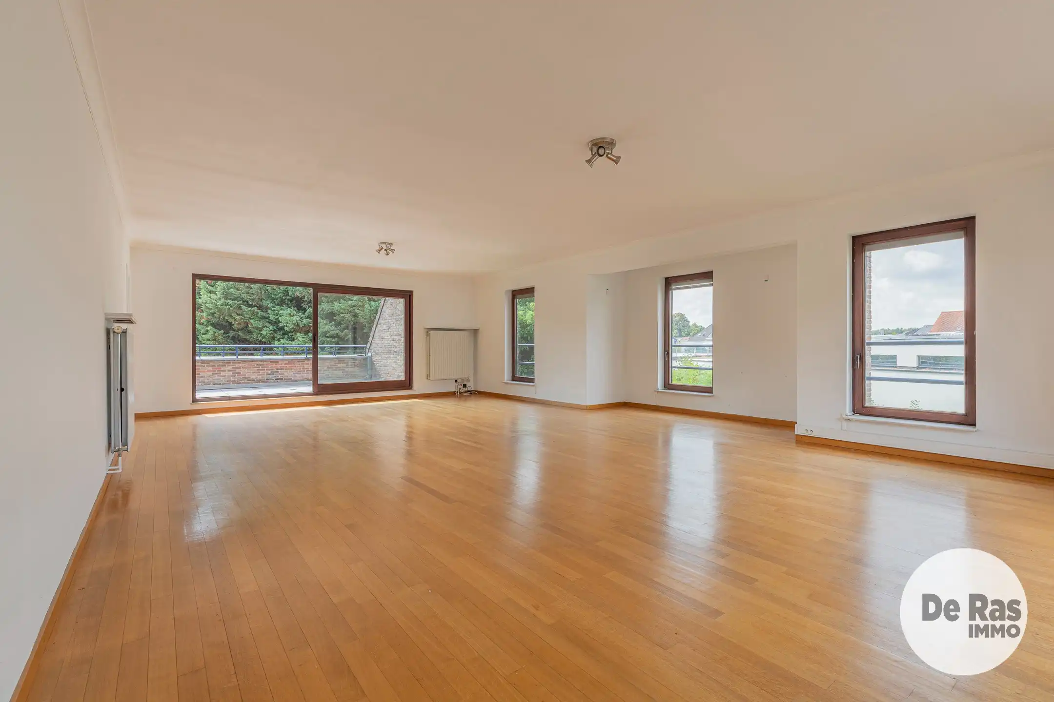 AALST - Groot duplex appartement aan park met 3 slaapkamers foto {{pictureIndex}}