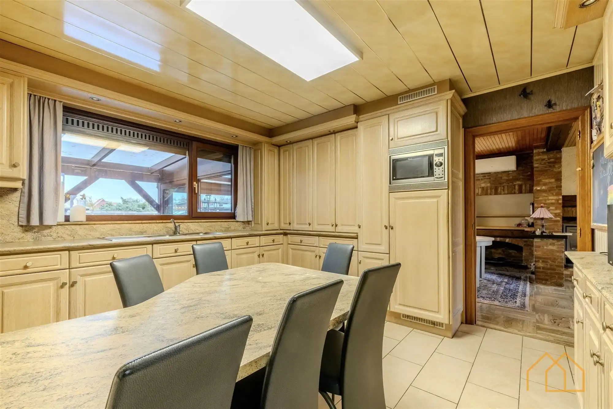 Ruime woning op 12a met veel kelder en garage foto 7