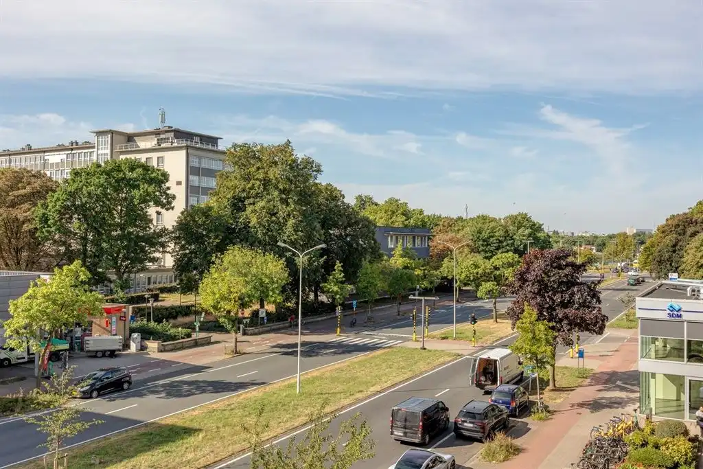 Instapklaar appartement op prachtige visgraatparket foto 7