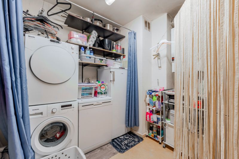 Zeer ruim appartement met 3 slaapkamers! foto 13