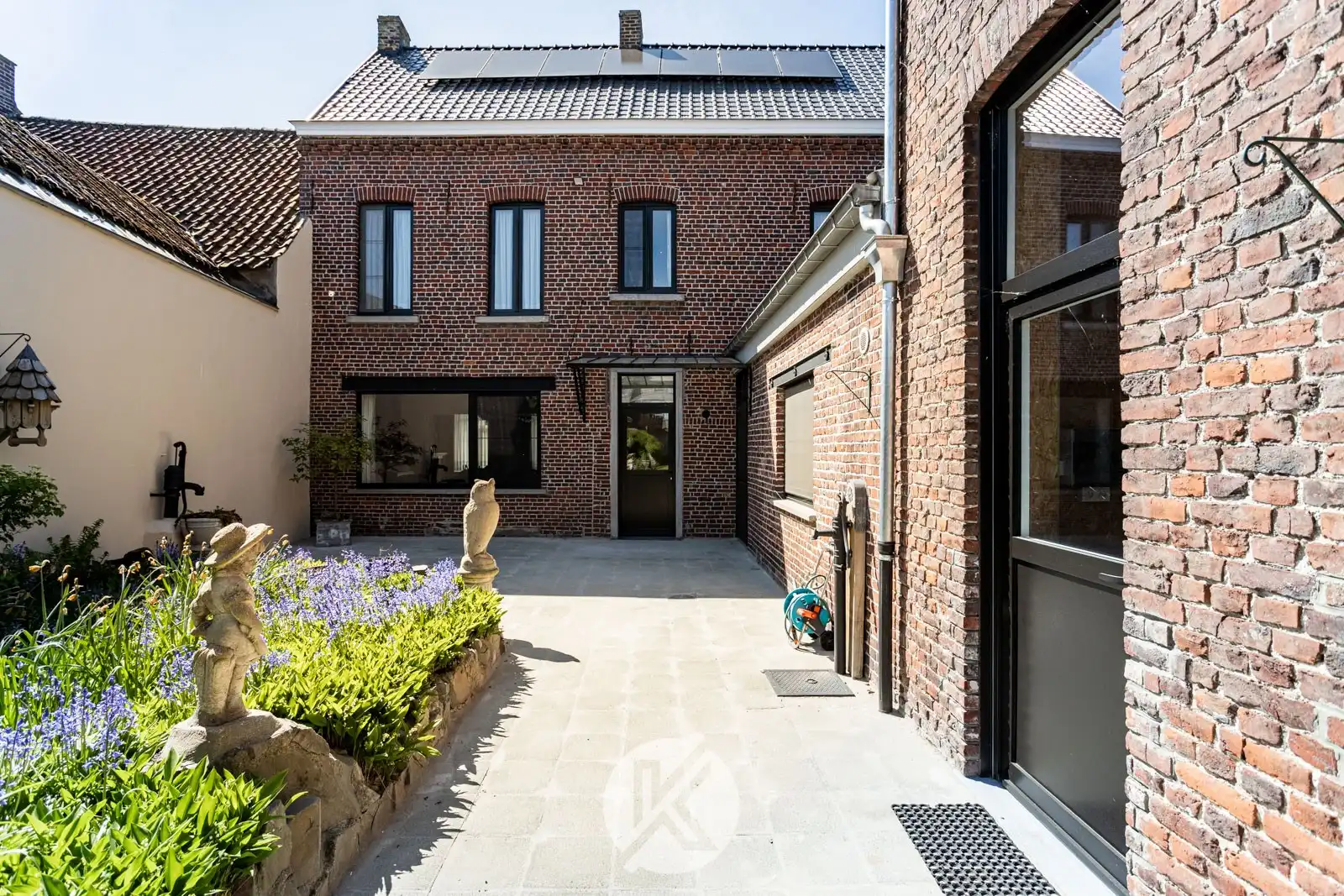 Ruime gerenoveerde karakterwoning foto 7
