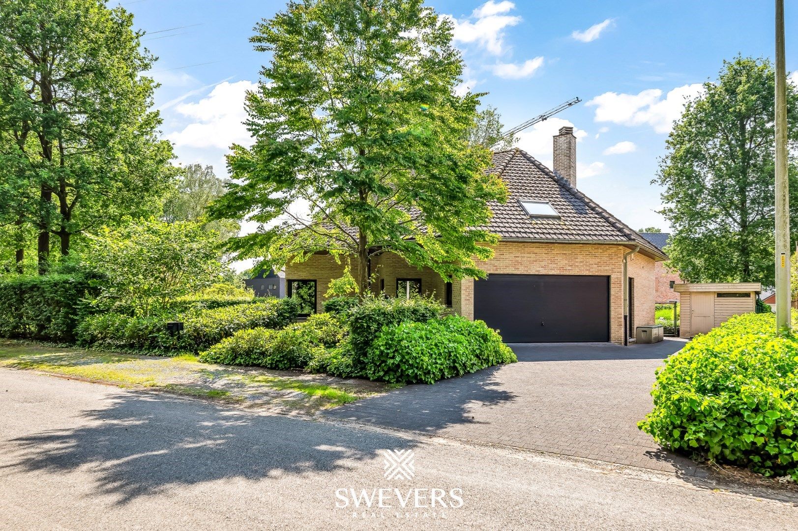 Ruime gezinswoning met 3 slaapkamers op zonnig perceel van 11a 22ca foto 1