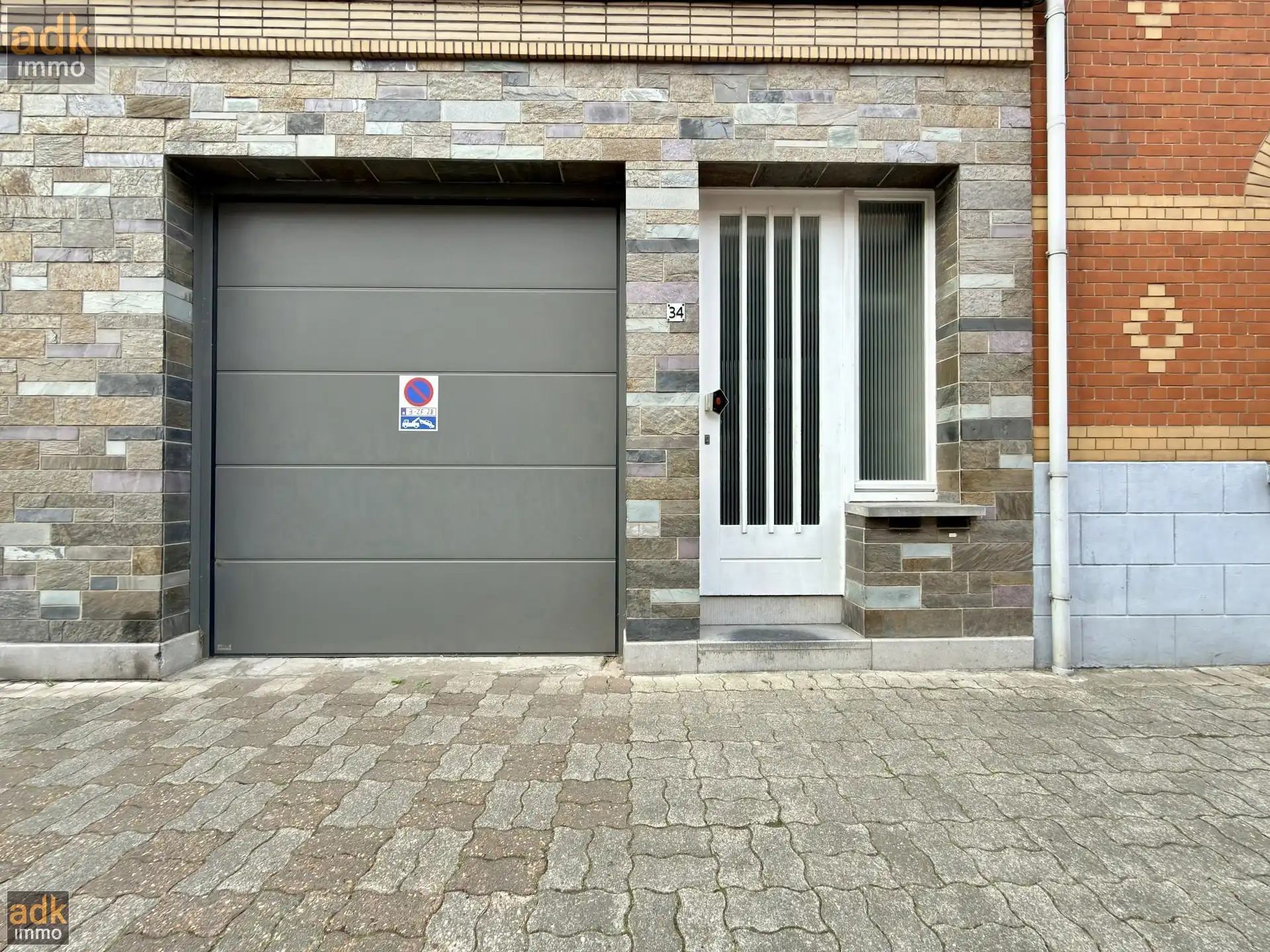 Instapklaar 2-slaapkamerappartement met dubbele GARAGE en berging. foto 3