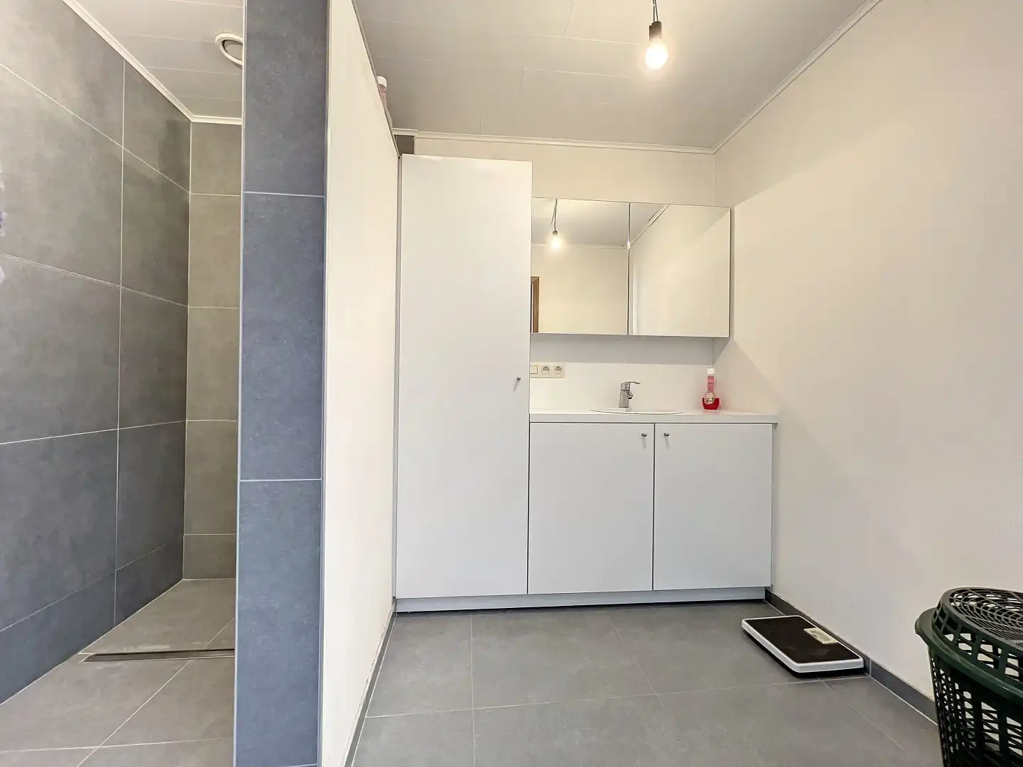 Volledig vernieuwde woning nabij centrum Staden foto 5