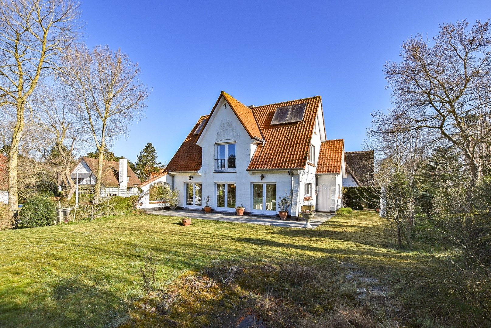 Karaktervolle Villa in de Simli-wijk te Nieuwpoort op 717 m²– unieke kans! foto 2