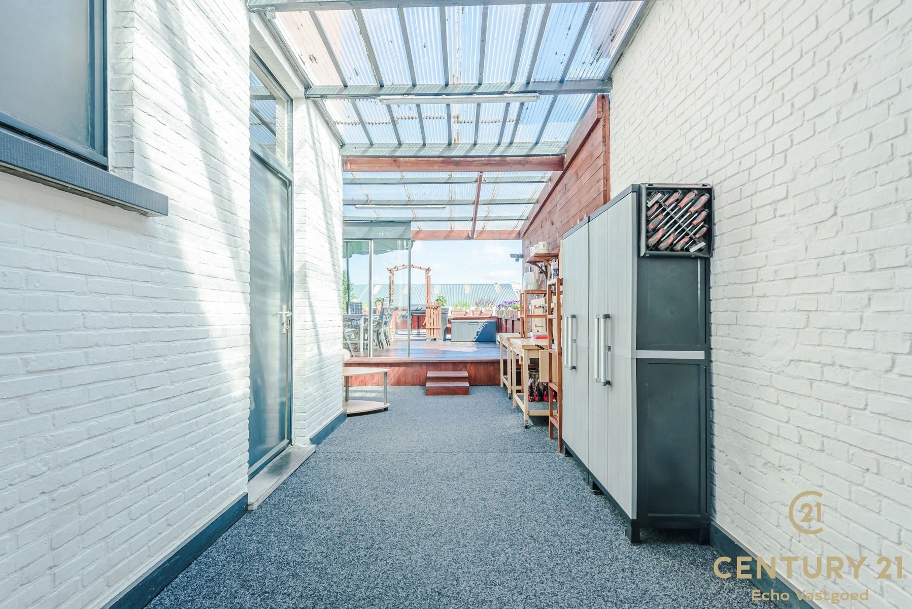 Ruim, startklaar handelspand met woonst op toplocatie foto 20