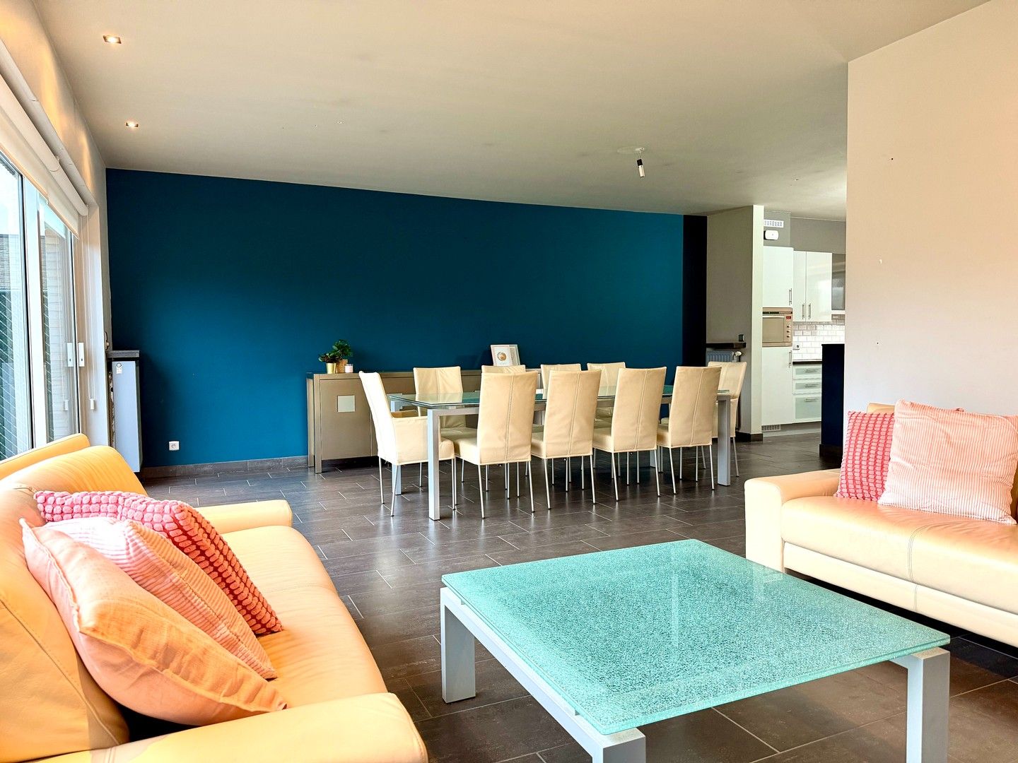 Ruime instapklare woning met garage foto 3