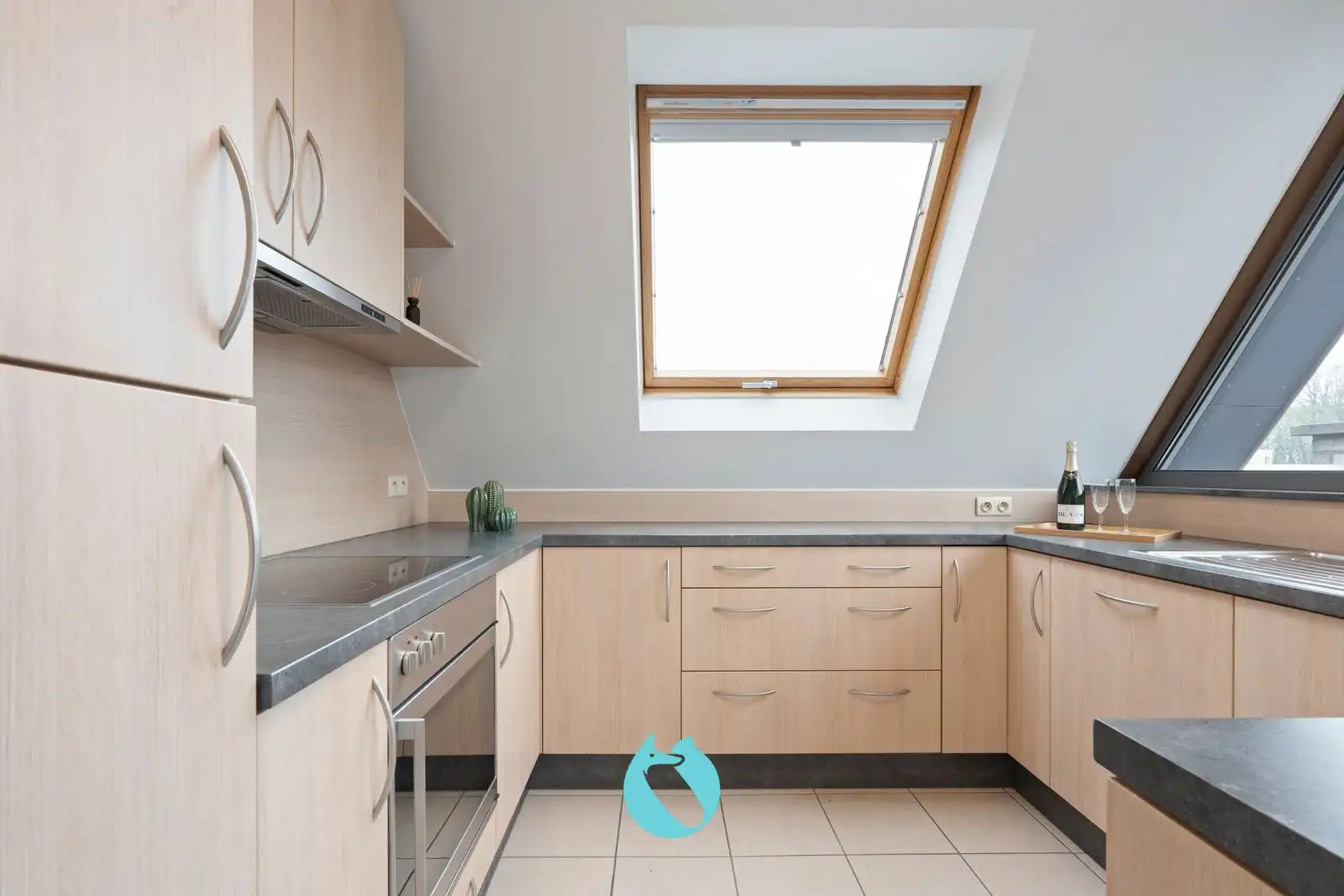 Dit prachtig en ruim appartement met één van de mooiste terrassen in de Kapellestraat foto 6