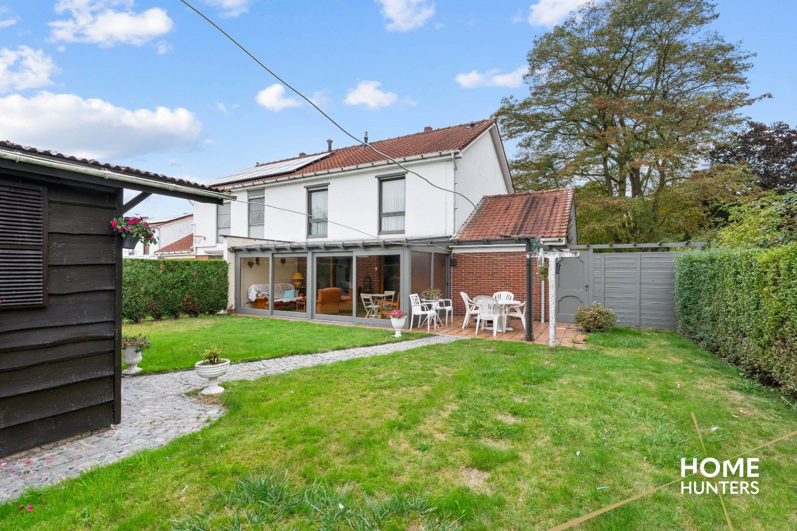 Charmante halfopen woning met tuin & garage foto 14