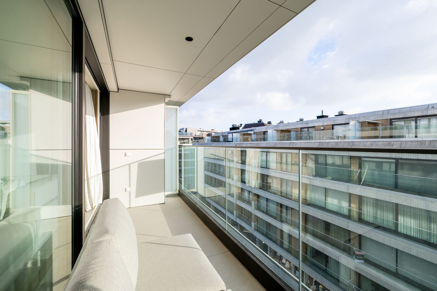 Stijlvol afgewerkt tweeslaapkamer appartement in het Zoute foto 13