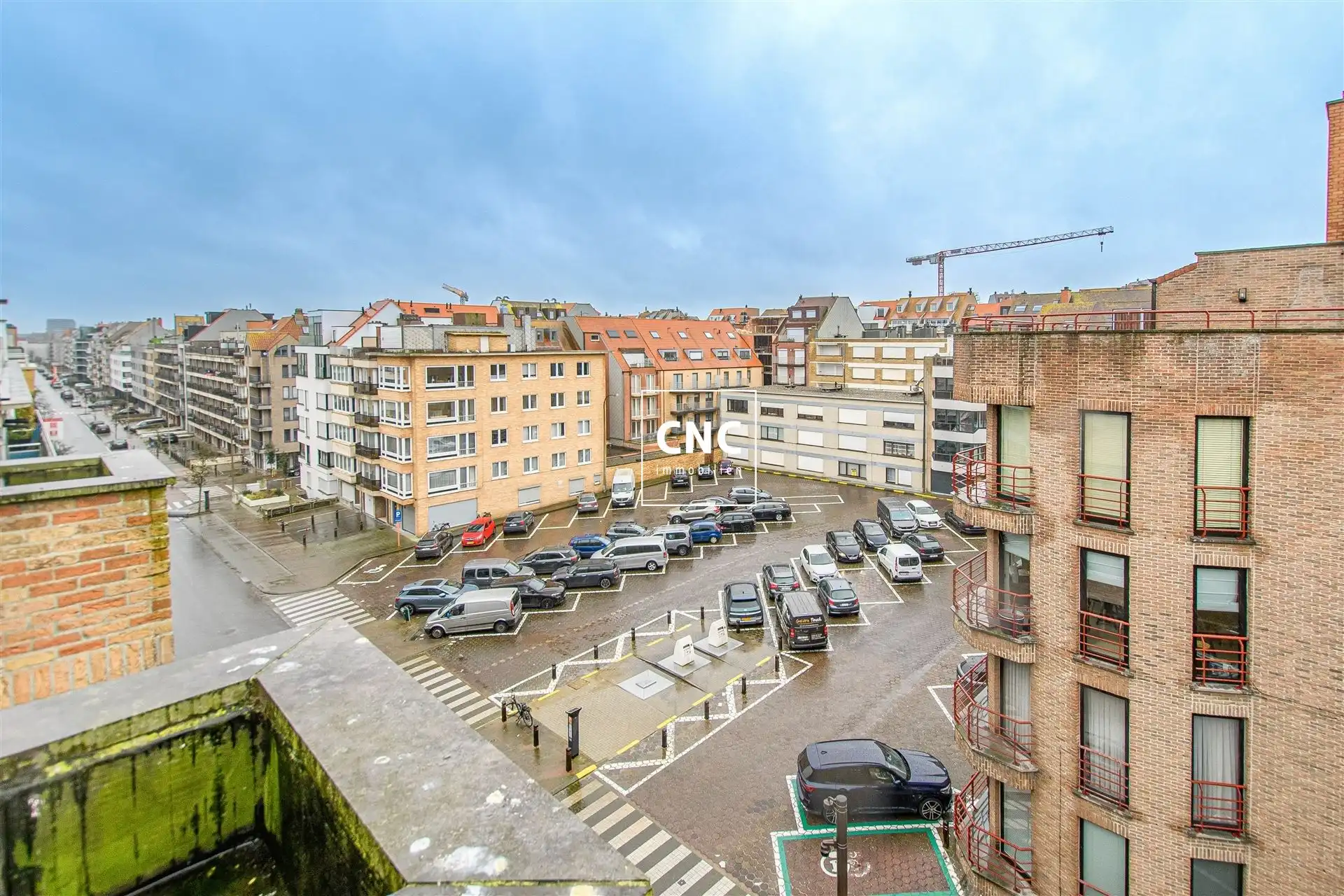 Gerenoveerde penthouse met grote terrassen nabij de zeedijk foto 10