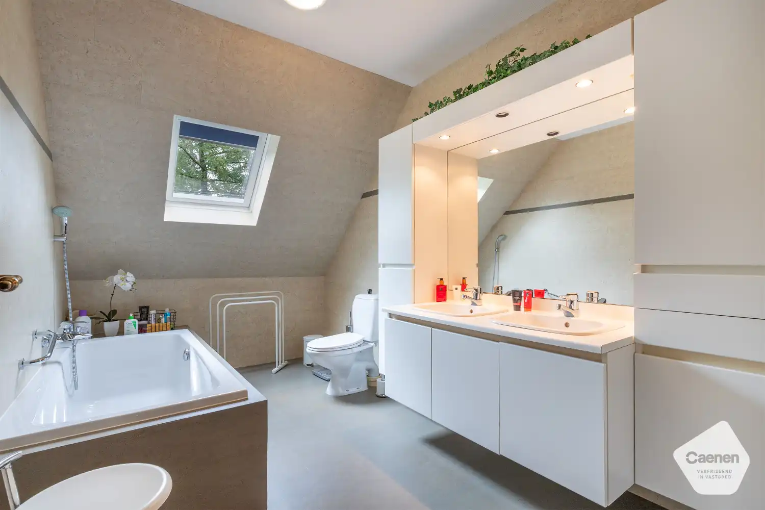 Ruime villa in het groen & rustige omgeving met 6 slaapkamers en prachtige tuin! foto 16