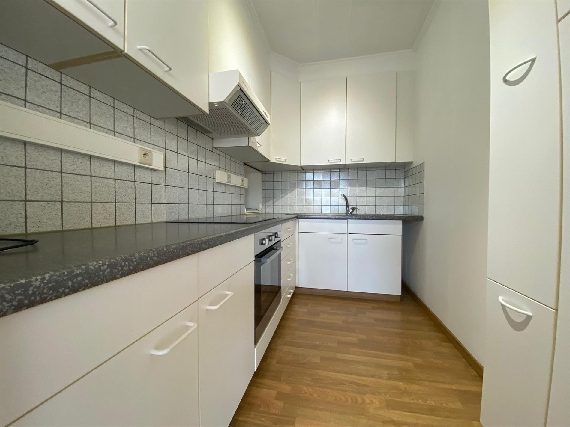 Gerenoveerd duplex appartement met 3 slpks in het centrum van Balen! foto 3