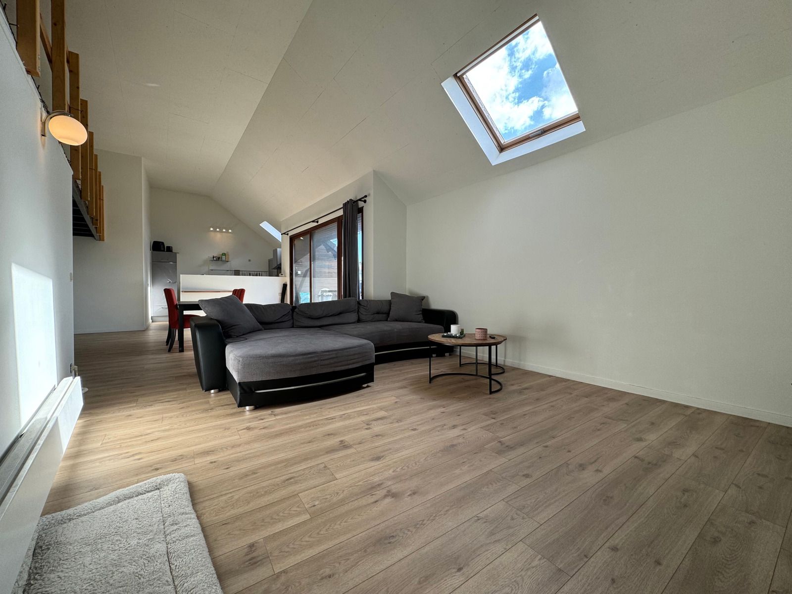 Te huur: ruim appartement in kleinschalig gebouw te Aalst foto 6