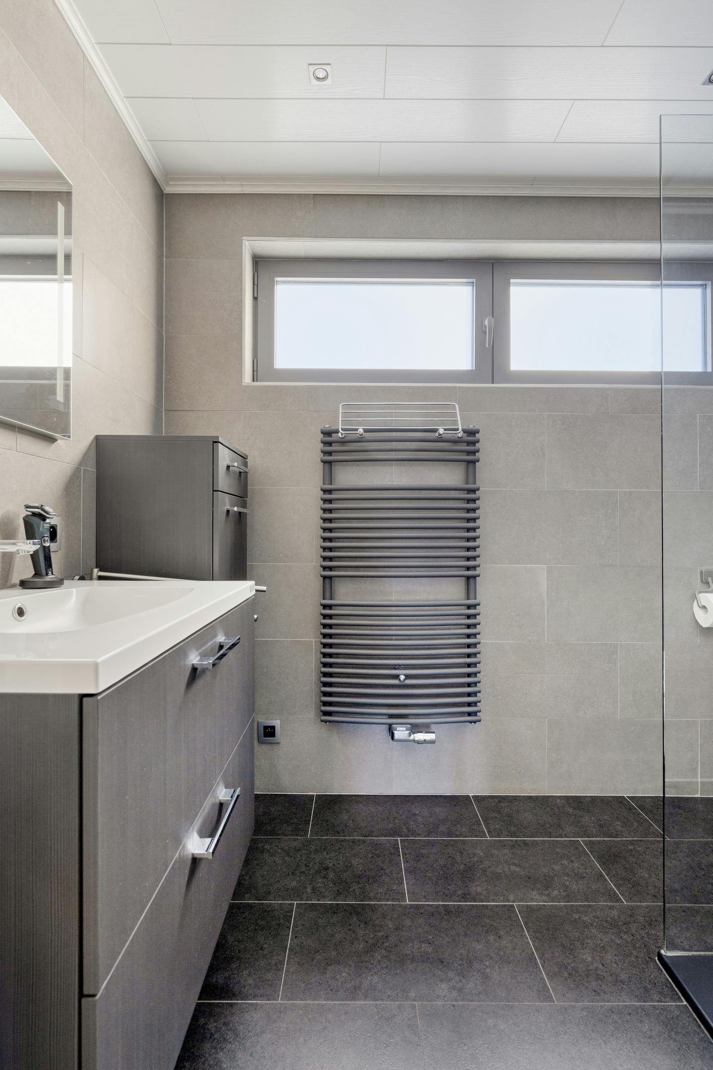 Ruime verzorgde gezinswoning in centrum Beveren foto 11