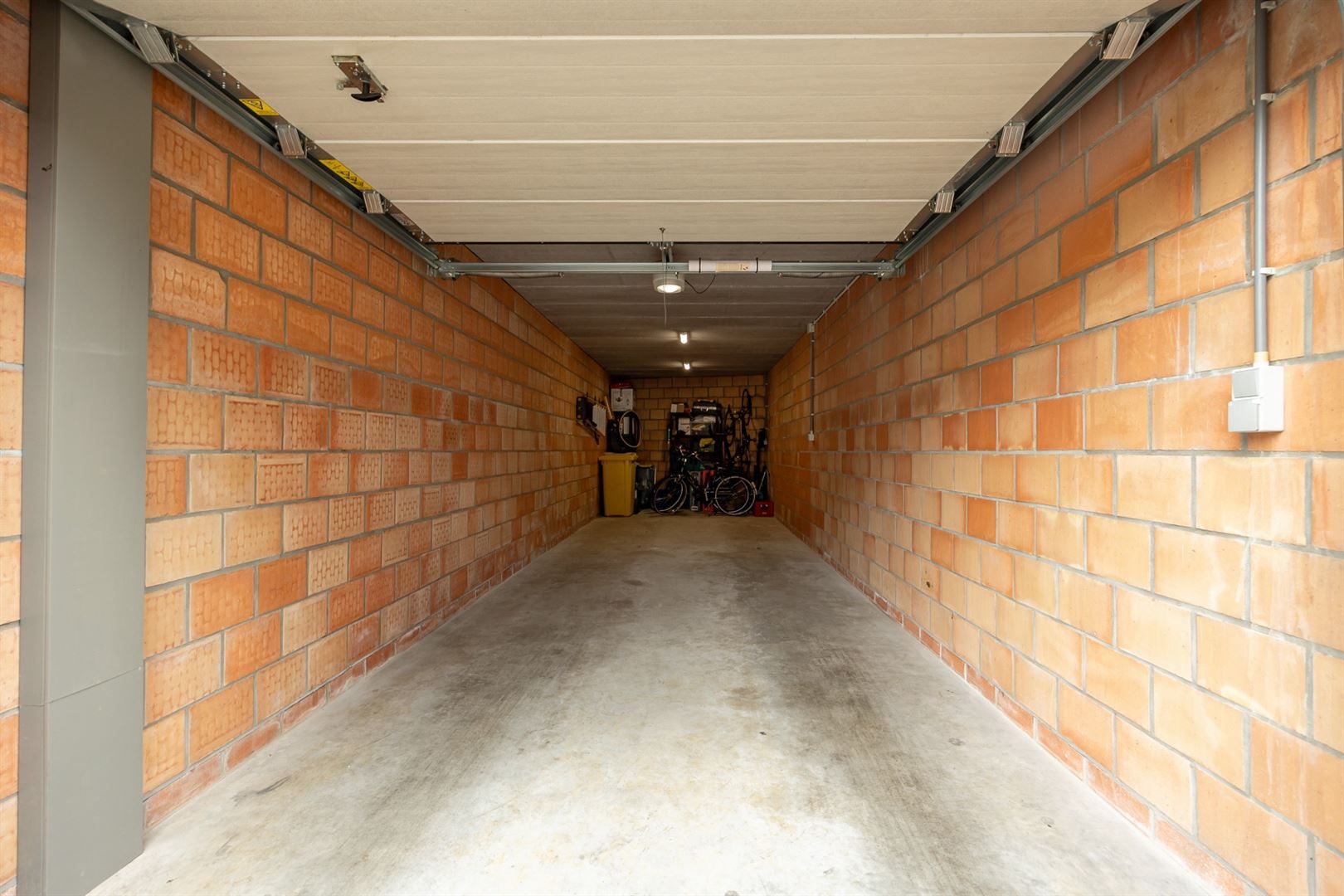 Mooi app. met garage en groot terras! foto 18