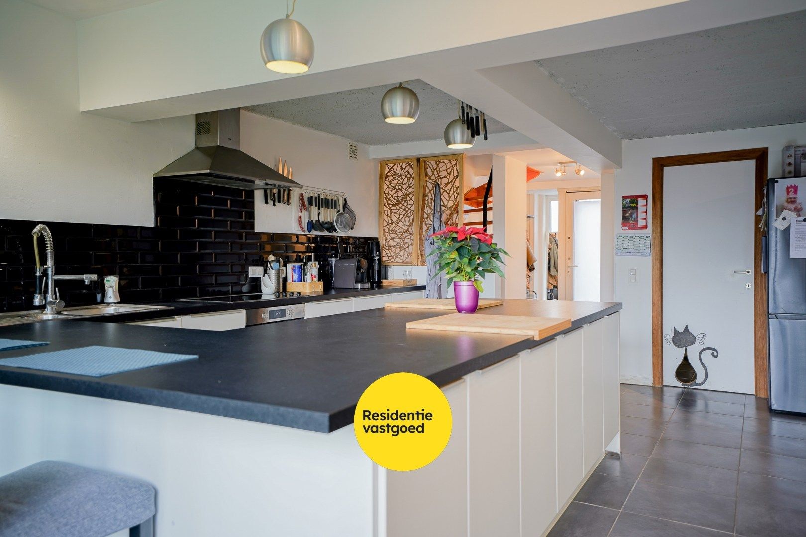 Instapklare, energiezuinige gezinswoning met 4 slpks in Sint-Pieters foto 4